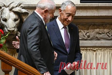 Португалия извинилась за работорговлю и колониализм. Португалия должна извиниться и взять на себя ответственность за свою роль в трансатлантической работорговле и колониализме. Об этом заявил президент страны Марсело Ребелу де Соуза после выступления бразильского лидера Луиса Инасиу Лулы да Силвы перед португальским парламентом, сообщает The Guardian.