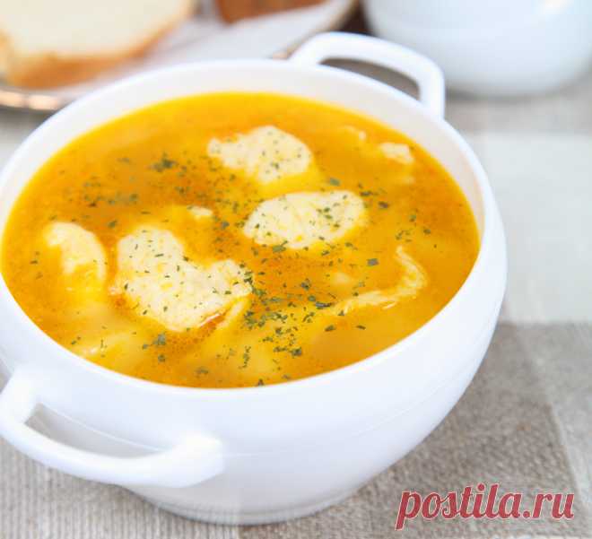 Изумительный, вкусный суп! Такого вы еще не пробовали! Вам нужно быстро приготовить первое блюдо для родных, но вы не можете определиться какое именно? Ловите наш рецепт приготовления необычного, очень вкусного супа «Лентяй» с сырными рулетами.