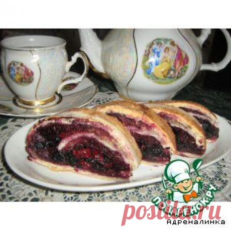 Штрудель с вишней и черникой - кулинарный рецепт
