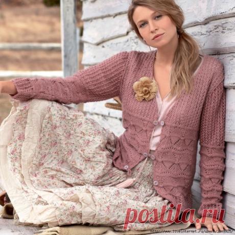 A JACKET WITH A COMBINATION OF PATTERNS