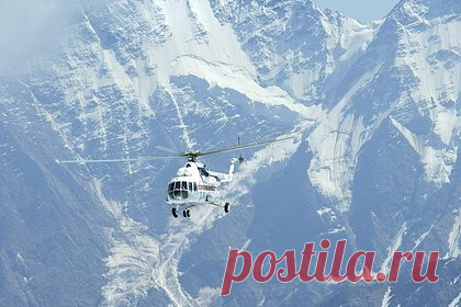 В горах Кабардино-Балкарии нашли тело пропавшего без вести россиянина. Спасатели нашли тело россиянина, пропавшего без вести на горе Эльбрус в Кабардино-Балкарии. Тело заблудившегося в горах жителя Тулы обнаружили без признаков жизни в пятницу, 3 марта, примерно в 12 часов дня по московскому времени. В данный момент осуществляется транспортировка тела мужчины на поляну Азау.