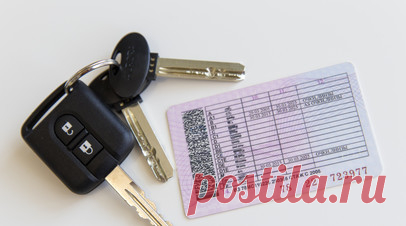Замена водительских прав в 2026 году: что изменилось и кому нужно обновлять документ. С 1 января 2026 года в России отменяется автоматическое продление водительских прав, введённое на период с 2022 по 2025 гг. Теперь всем автомобилистам придётся обновлять документы по стандартной процедуре. Сколько стоит медкомиссия и госпошлина? Какие документы нужны для замены прав? Где и как подать заявление, нужно ли снова сдавать экзамен? RT подготовил гид с ответами на все важные вопросы. Читать далее