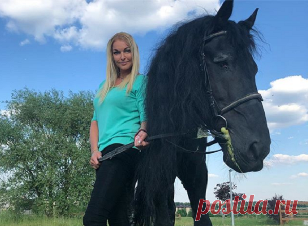 Ноги Анастасии Волочковой ужаснули Сеть: пользователи жарко обсуждают новое фото балерины