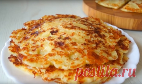 Лепешки с сыром на молоке: супер быстрый перекус Лепешки с сыром на молоке сделать очень просто и быстро (на все про все уйдет не более 10 минут), а результат всегда потрясающий. Нежные, мягкие и вкусные ленивые хачапури порадуют всю вашу семью. Они отлично сочетаются с любым напитком: и с кофе, и с чаем, и с какао будет невероятно вкусно и сытно.