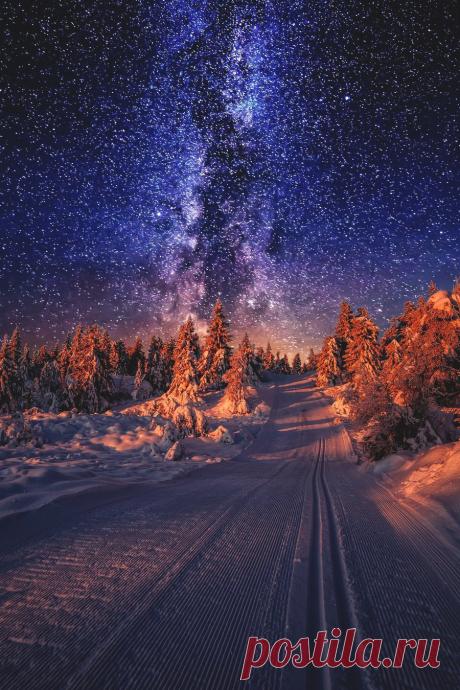 lsleofskye:
“the first snow hit Oslo today | itseriksen
”