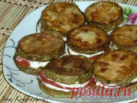 Жареные кабачки с помидорами