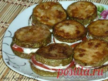Жареные кабачки с помидорами
