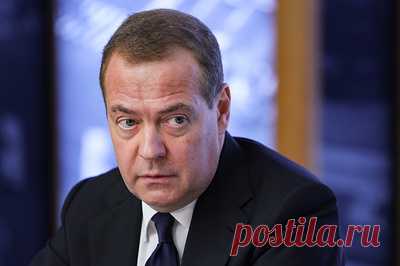 Медведев указал на риски для США от найма Киевом бойцов наркокартелей. Наемников учат всему, в том числе управлению БПЛА, что может очень пригодиться при доставке наркотиков в США, отметил зампред Совбеза РФ