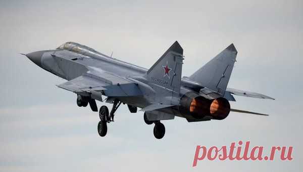 Летчики ЦВО впервые совершили беспосадочный перелет на МиГ-31