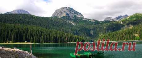 Фејсбук
Emerald beauty of Crno Jezero 1416m lake and Savin Kuk 2313m, Međed 2287 m, Čvorov Bogaz 2252m, Rbatina 2401m and Obla Glava 2303m, DURMITOR National Park.