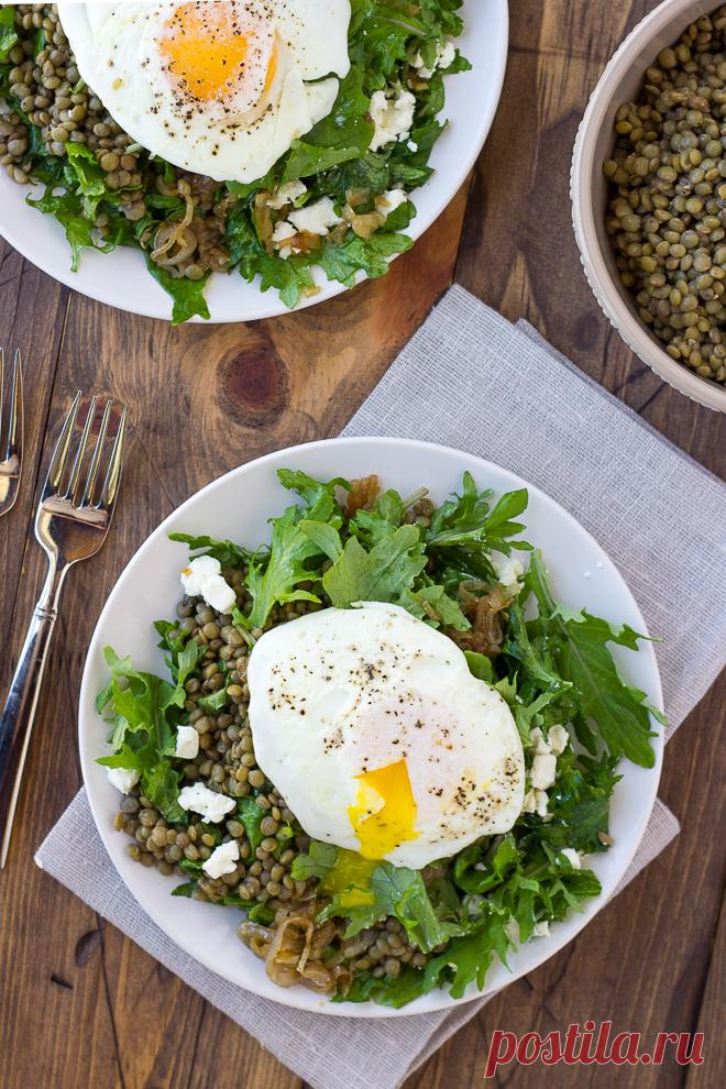 Тёплый салат из чечевицы с сыром | Вкусные рецепты мира