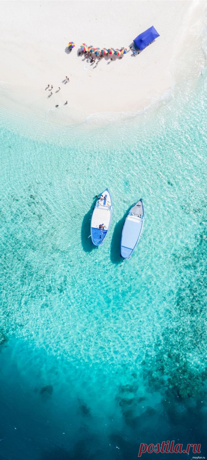 Обои на смартфон море,отдых,пляж,бирюзовая вода,песок.