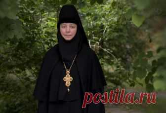 Человек исцеляется только любовью Жизнь в Церкви, во Христе – это непрерывное чудо. И не только в том смысле, что в Церкви совершаются исцеления. Одно из главных чудес нашей Церкви состоит в том, что в ней может обрести спасение любой...