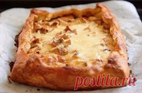 Пирог с грибами, сметаной и сыром. ...