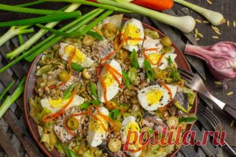Рыбный салат с сайрой и оливками — Ботаничка
