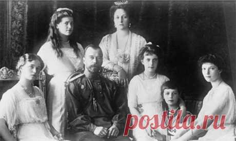 Как жена Николая II стала изгоем в России, и почему ее винят во всех несчастьях царской семьи?
Царская семья Романовых Царская семья Романовых Жену императора Российской империи Николая II Александру Федоровну обвиняют во всех бедах царской семьи. В России ее невзлюбили сразу, причем не только при дворе, но и в народе. Заявляли, что императрица надменная, ненавидит русский народ и не может родить...
Читай пост далее на сайте. Жми ⏫ссылку выше