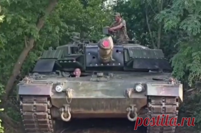 «РВ»: ВСУ стали оснащать танки Leopard советской динамической броней. Эта защита бесполезна в случае атаки из противотанкового ракетного комплекса.