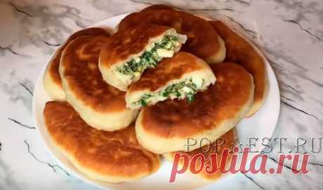 Пирожки с зелёным луком и яйцом жареные на сковороде