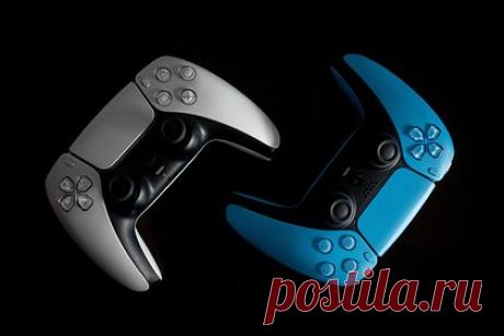 Sony изобрела меняющий температуру геймпад для PlayStation. В сети обнаружили патент Sony на контроллер для PlayStation с функцией изменения температуры. Согласно описанию, геймпад сможет менять температуру в зависимости от ситуации в запущенной на PlayStation игре. По словам журналистов, это позволит повысить уровень реализма игр на консолях Sony.