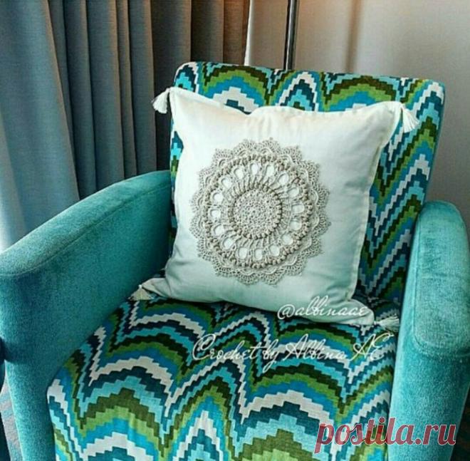 Креативная подушка