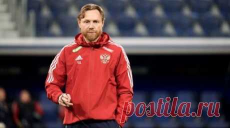 Возрастные вратари, защитники «Спартака» и шесть дебютантов: опубликован состав команды России на сентябрьский сбор. Тренерский штаб сборной России по футболу опубликовал состав на учебно-тренировочный сбор, который пройдёт в сентябре. В расширенный список вошли 36 футболистов, причём шесть из них ранее не защищали цвета национальной команды. В нём оказались голкиперы-ветераны Михаил Кержаков и Антон Шунин, четыре защитника «Спартака», пропустившего десять мячей в пяти стартовых турах сезона…