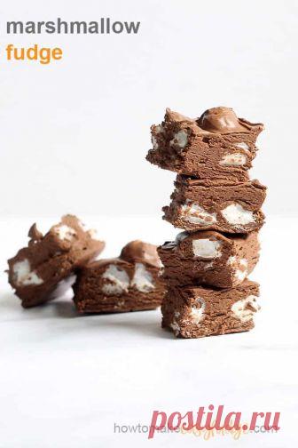 MARSHMALLOW FUDGE -- easy, 5-ingredient chocolate marshmallow fudge!