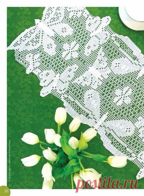 Вязаная дорожка в филейной технике
Крючок 

Вяжите с удовольствием! 

#СтудиявязанияСпицыиКрючок #салфеткакрючком #ажурыкрючком #филейноевязание