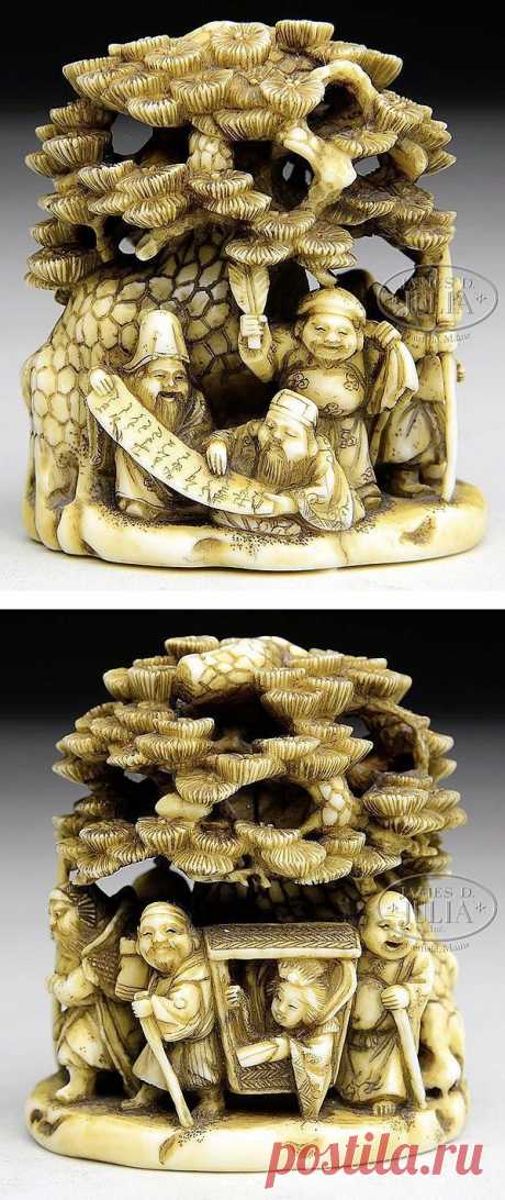 Ivory Нэцкэ со сценой из &quot;Семи богов богатства* с визитом в сосновый лес. XIX век, Япония. Размер: 2» t x 1-3/8&quot; w.