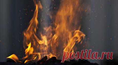 В Ингушетии ребёнок получил серьёзные травмы из-за брошенного в костёр телефона. В Ингушетии в городе Малгобеке семилетний мальчик получил серьёзные травмы лица и головы после взрыва, предположительно, аккумулятора от телефона, находившегося в костре. Читать далее