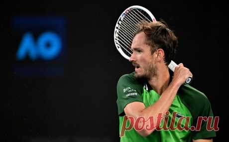 Даниил Медведев вышел в четвертьфинал Australian Open. Соперником Медведева был 26-летний португалец Нуну Боржеш, который в предыдущем круге выбил болгарина Григора Димитрова