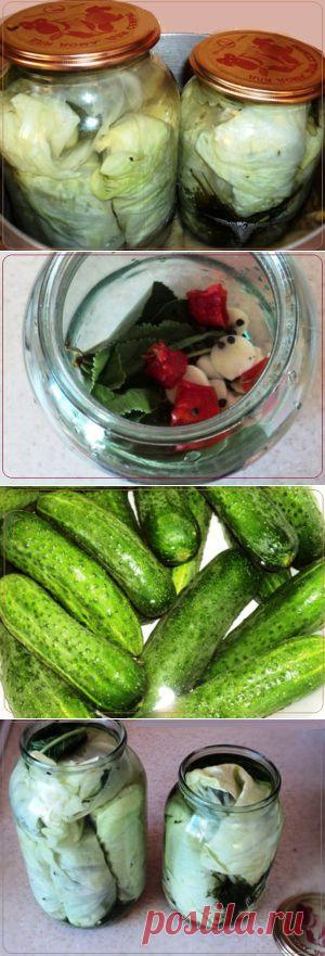 Острые огурцы в капустных листьях