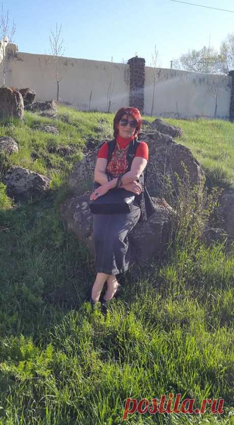 Հայոց հսկաների`ԱՐԱՐԱՏԻ եւ ԱՐԱԳԱԾԻ հովանու ներքո🌼
Ծանրաբեռնված ու հոգնեցուցիչ աշխատանխային խորհրդակցությունից հետո օրն առավել հաճելի ավարտ ունեցավ: Գործընկերներիս հետ ոչ միայն հաճելի ժամանակ անցկացրինք,այլև հիշողության գիրկն ուղարկվող գեղեցիկ լուսանկարներ ունեցանք մայիսյան ծաղկունք ապրող հայրենի Ապարանիս գեղատեսիլ բնաշխարհի գրկում`բիբլիական հաոց լեռների վեհաշուք տեսքով զմայլված.....