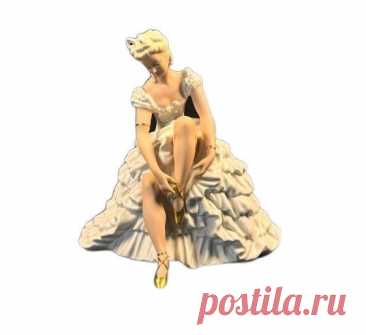 Винтаж: Изящная статуэтка балерины завязывающей пуанты Германия 50-е купить в интернет-магазине Ярмарка Мастеров по цене 26505 ₽ – WUQ4QRU, Скульптуры винтажные, Рошаль - доставка по России