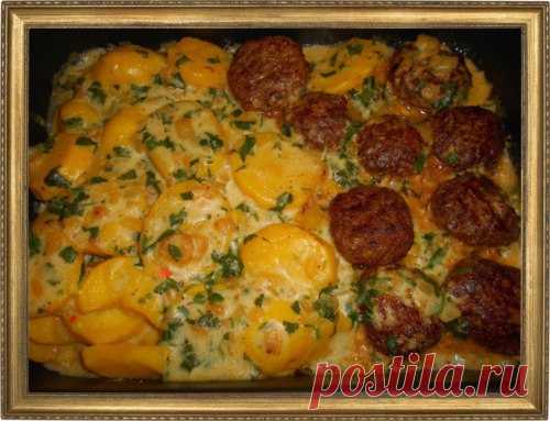 КОТЛЕТЫ С КАРТОШКОЙ В СОУСЕ.