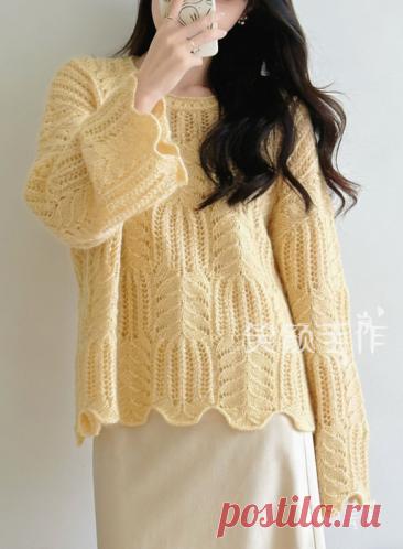 На первый взгляд сложный, но на самом деле очень простой вязаный свитер узором "Медвежьи лапки"