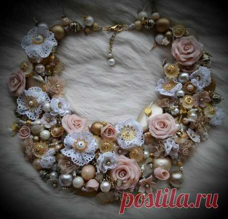 (2) Facebook