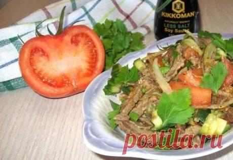 Мясной салат «Техас» ИНГРЕДИЕНТЫ Говядина (отварная) — 150 г Помидор — 50 г Огурец — 50 г Лук репчатый — 50 г Соевый соус — 1 ст. л. Чеснок — 1 зуб. Петрушка (или любая нарубленная зелень) — 2 ст. л. Уксус (столовый 9%) — 1 ч. л. Перец красный жгучий (на кончике ножа) Масло растительное (для жарки) […]