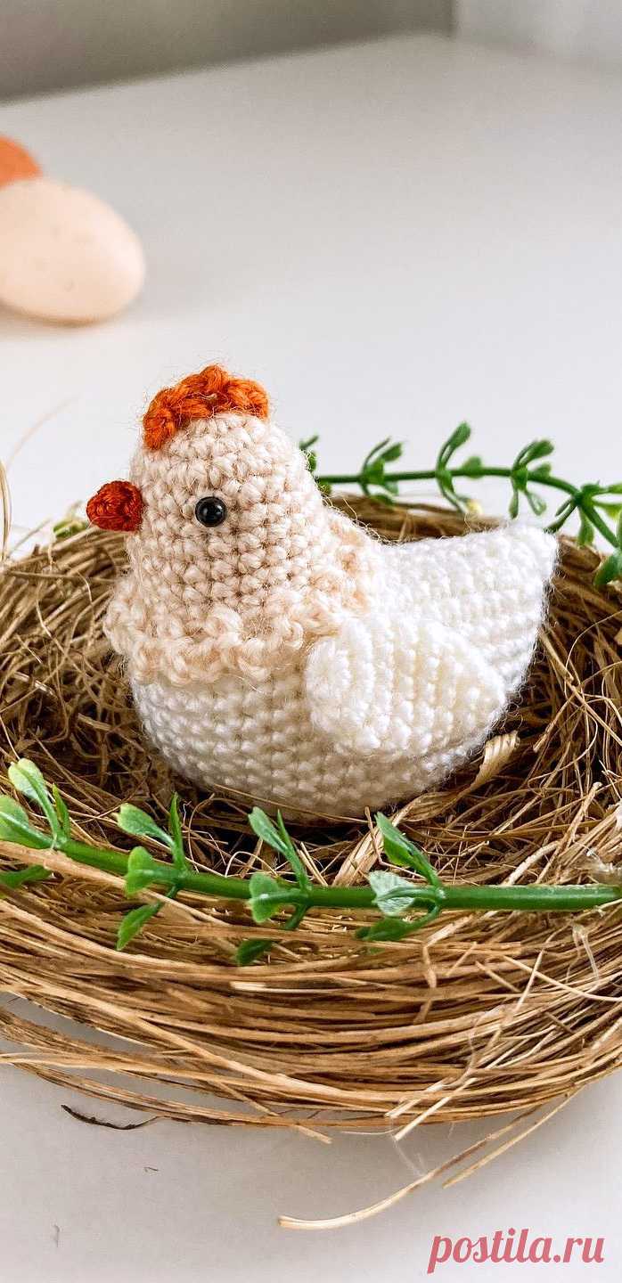 PDF Курочка крючком. FREE crochet pattern; Аmigurumi chiken patterns. Амигуруми схемы и описания на русском. Вязаные игрушки и поделки своими руками #amimore - маленькая курочка к Пасхе, пасхальная курица, птица.