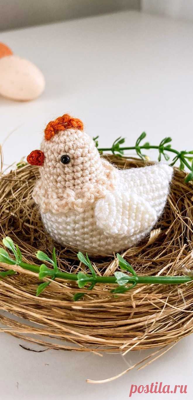 PDF Курочка крючком. FREE crochet pattern; Аmigurumi chiken patterns. Амигуруми схемы и описания на русском. Вязаные игрушки и поделки своими руками #amimore - маленькая курочка к Пасхе, пасхальная курица, птица.