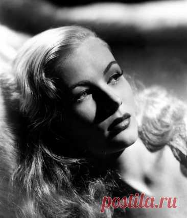 Вероника Лэйк, 14 ноября, 1922
 • 7 июля 1973