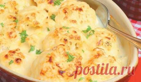 Запеканка из цветной капусты Продукты: Цветная капуста — 1 чаша (или 2 стакана) Твердый сыр — 70 гр. Сухари — 1 ст.л. Молоко — 2 ст.л. Масло слив. — 1 ст.л. Цветная капуста в отличие от белокочанной не вызывает аллергии, поэтому ее советуют готовить детям грудного возраста, в виде пюре. Детям от года можно уже не перемалывать, а просто отваривать в воде или в пароварке. Двухлетним деткам можно ее уже подавать в различных вариантах (вареная, тушеная, запеченная), одним из которых является…