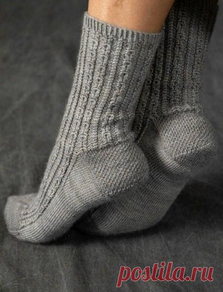 Пост на стене Носки с узором из жгутиков