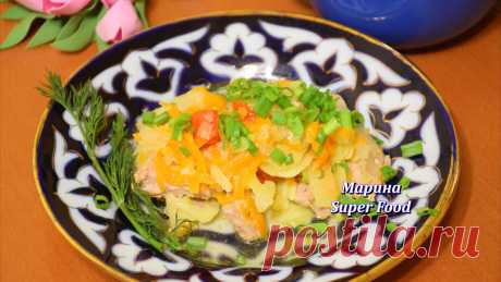 Картошка с мясом в мультиварке | Марина Super Food | Яндекс Дзен / Мясо свинины - 600 г==
Картофель - 7 штук==
Лук - 2 шт.==
Растительное масло - 2 ст.л==
Свежая морковь - 2 шт.==
Помидоры - 300 г==
Сливочное масло - (40 г на дно мультиварки + 20 г сверху)==
Кипяток - 100 мл==
Сушеный чеснок, Специи, Соль - по вкусу
Зелень для подачи (у меня зеленый лук)