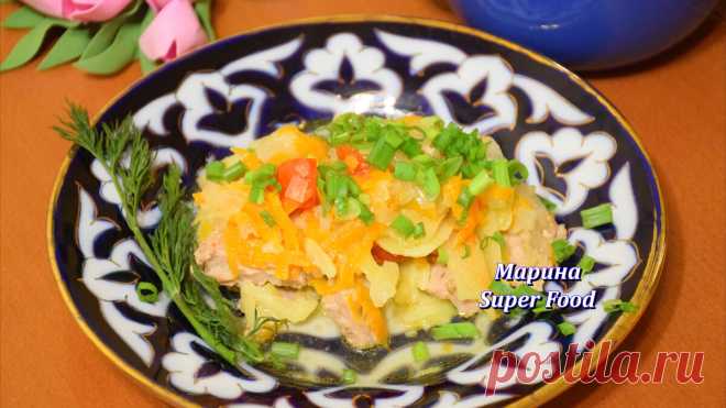 Картошка с мясом в мультиварке | Марина Super Food | Яндекс Дзен / Мясо свинины - 600 г==
Картофель - 7 штук==
Лук - 2 шт.==
Растительное масло - 2 ст.л==
Свежая морковь - 2 шт.==
Помидоры - 300 г==
Сливочное масло - (40 г на дно мультиварки + 20 г сверху)==
Кипяток - 100 мл==
Сушеный чеснок, Специи, Соль - по вкусу
Зелень для подачи (у меня зеленый лук)