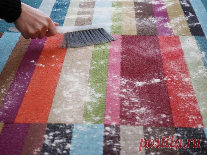 Я часто устраиваю сухую чистку для ковров средством, которое делаю сама: оно натуральное, хорошо чистит и освежает