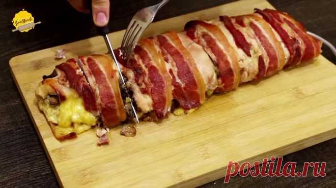 Новогодний рулет из куриной грудки