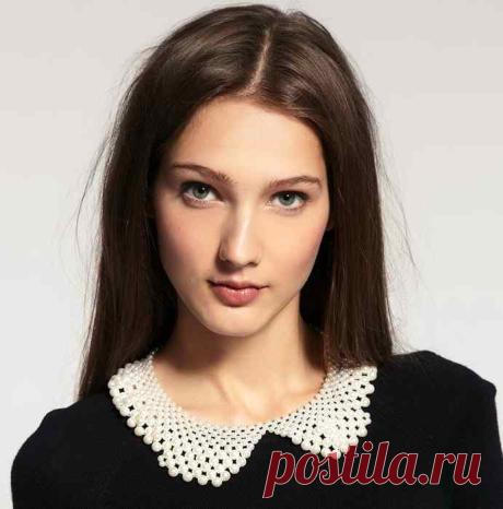 Плетеные воротники из бисера и бусин Воротнички все еще в моде! Стоит посмотреть на телеведущих, изучить современные тренды и запросы интернет-пользователей в поисковиках, чтобы удостовериться, что новинка 2012 года продолжает пребывать на пике популярности и в конце 2013-го...Что же ...