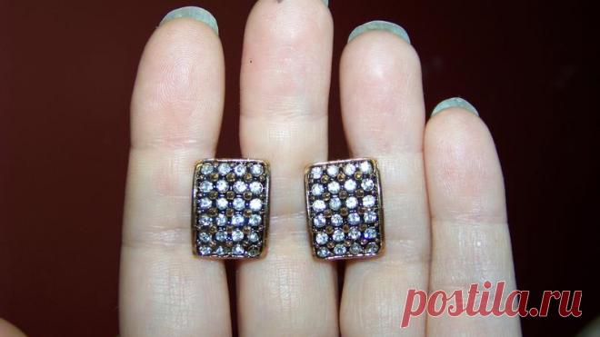 Серьги-прямоугольники под винтажное золото с кристаллами хрусталя за 80 грн. | Шафа Цена: 80 грн. - Серьги-прямоугольники под винтажное золото с кристаллами хрусталя, #10600263, Цвета: Золотистый, Размер: One size. Купить в Шафе недорого