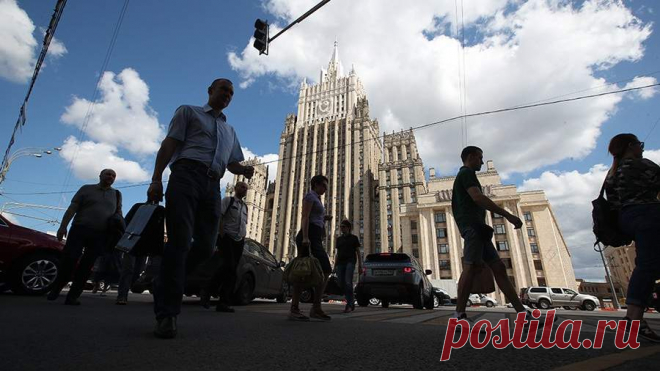 В России предложили ввести шестидневную рабочую неделю В России предложили ввести шестидневную рабочую неделю. Об этом говорится в обращении Ассоциации предпринимателей по развитию бизнес-патриотизма «Аванти» к главе Минтруда Антону Котякову, которое есть в распоряжении «Известий».Как отмечают авторы инициативы, до введения первой волны санкций в 2014 году российская экономика стабильно демонстрировала устойчивый рост и входила в пятерку крупнейших экономик мира. Однако в ...