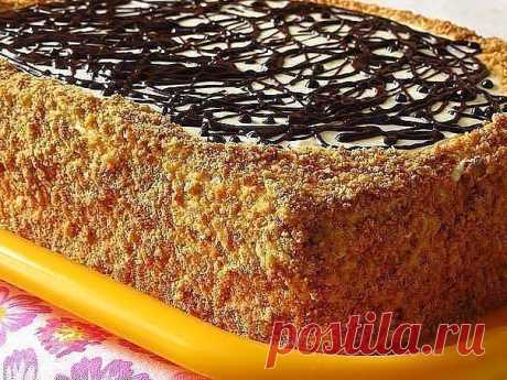 Медовик со сметанным кремом и черносливом.
